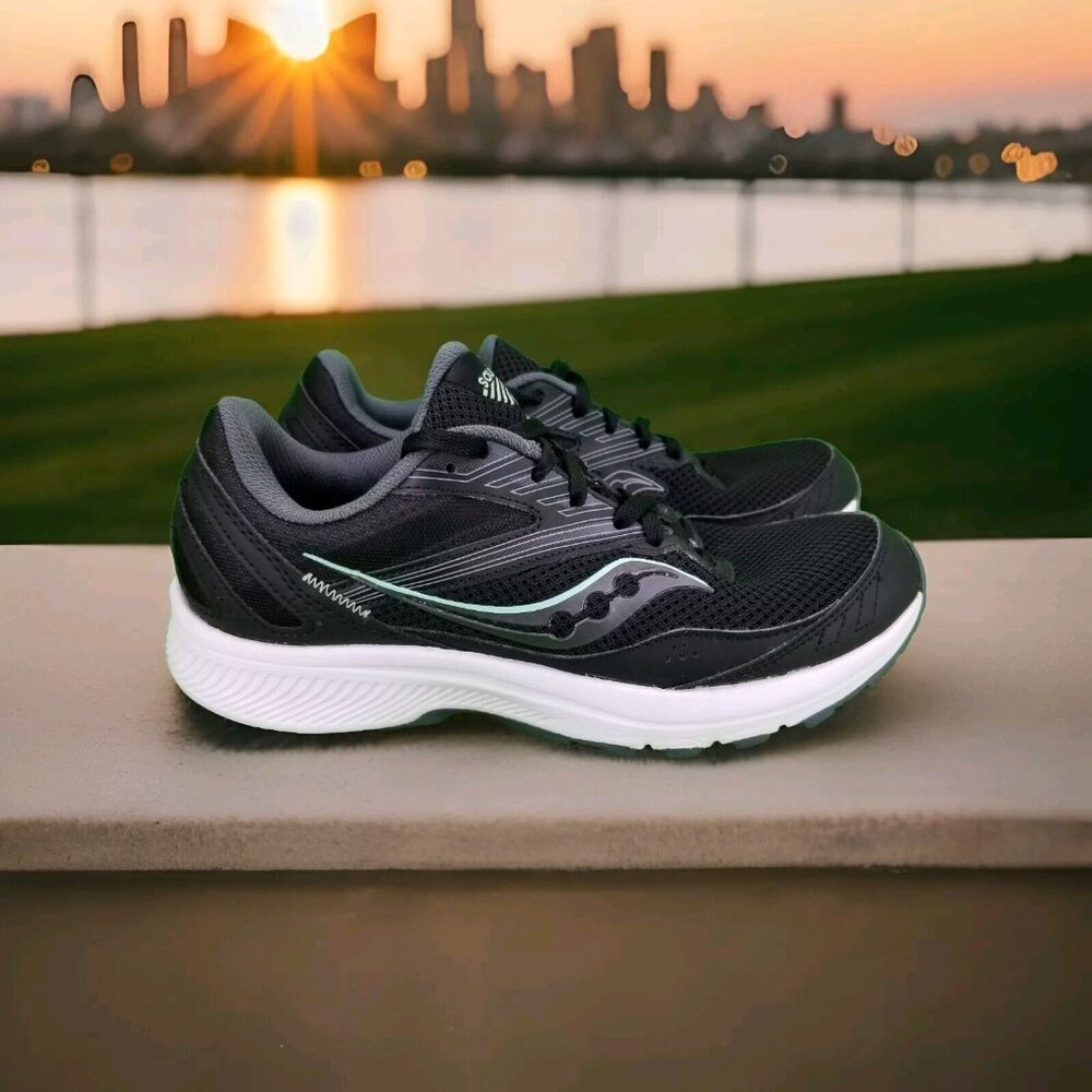 ✅Saucony Cohesion 15 Black Running Shoes Womens 8.5 indoor/outdoor Athletic Shoe